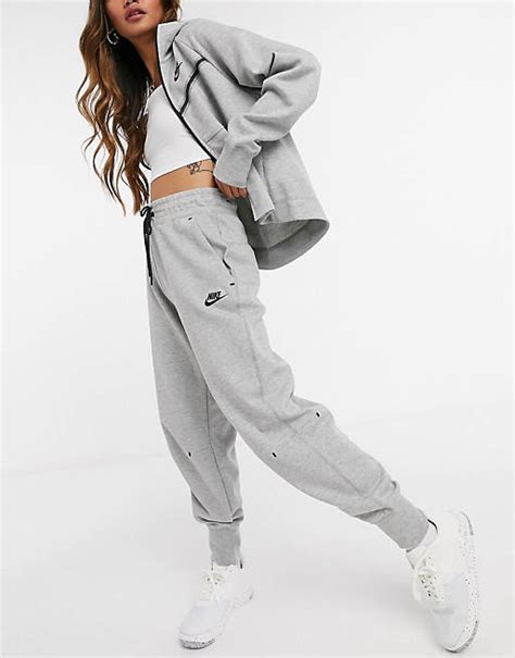 nike tech fleece tracksuit women's